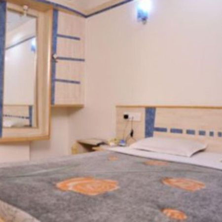 Hotel Everstar Rajkot Dış mekan fotoğraf