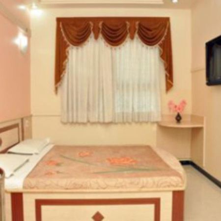Hotel Everstar Rajkot Dış mekan fotoğraf